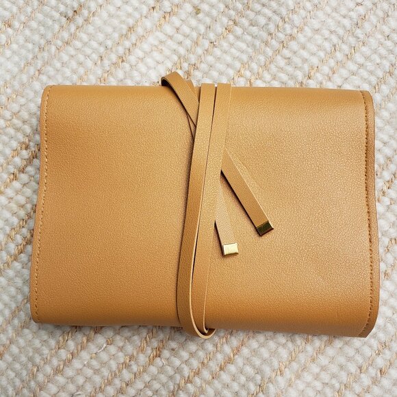 Glass Ladder & Co. Katherine Tech Organization Roll - Picture 1 of 7